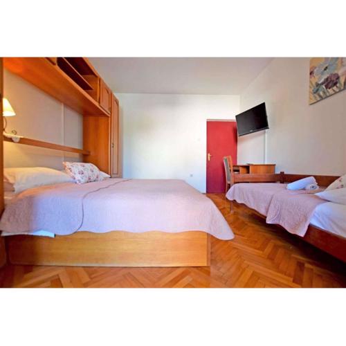 Apartments in Starigrad-Paklenica 43533