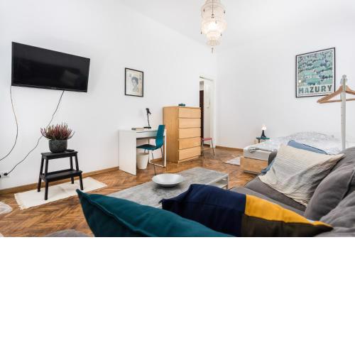 Apartments in The Jewish Quarter - LOW STANDARD - 10' Main Square - by Upstairs