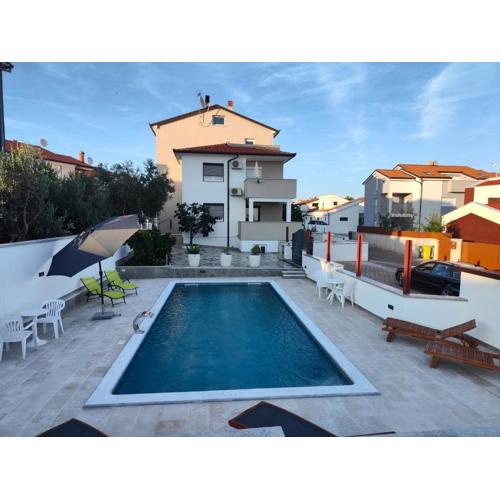Apartments Ivana with the pool