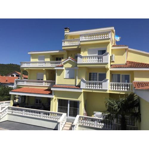Apartments Jareb