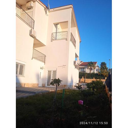 Apartments Jela