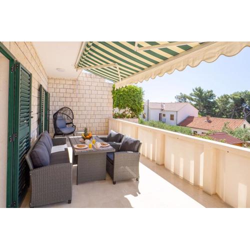 Apartments Jelavic Bol