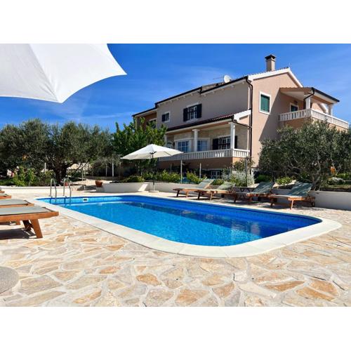 Apartments JoDi pool Novalja