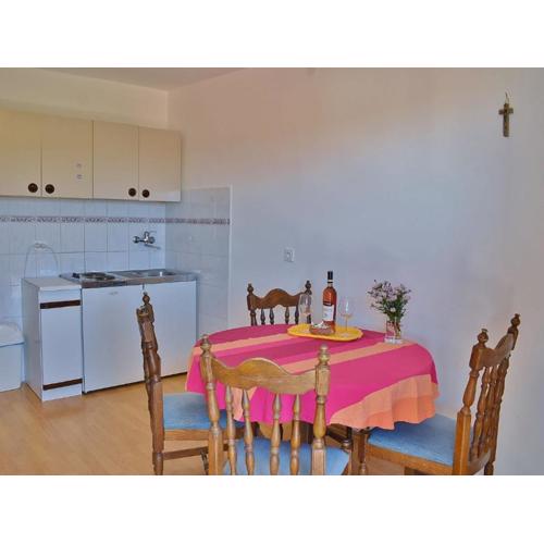 Apartments Jug - Comfort Studio Apartment with Balcony