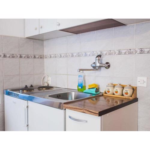 Apartments Jug - Studio Apartment with Private Garden