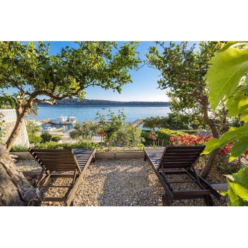 Apartments Jurica - Sea View & Boat Mooring