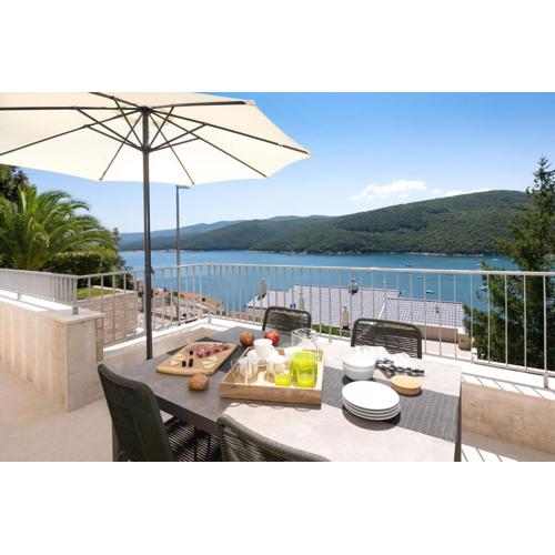 Apartments Kanat with beautiful sea view