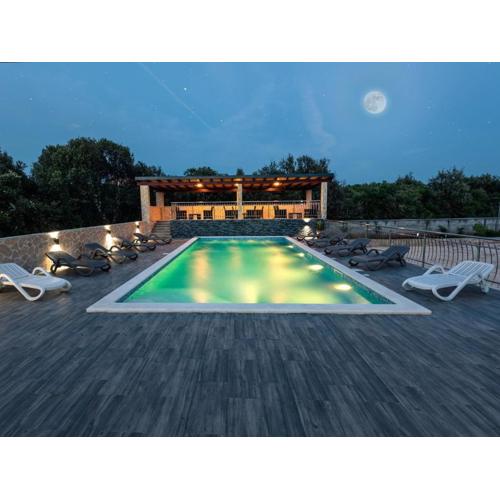 Apartments Karen - Standard One Bedroom Apartment with Balcony A3