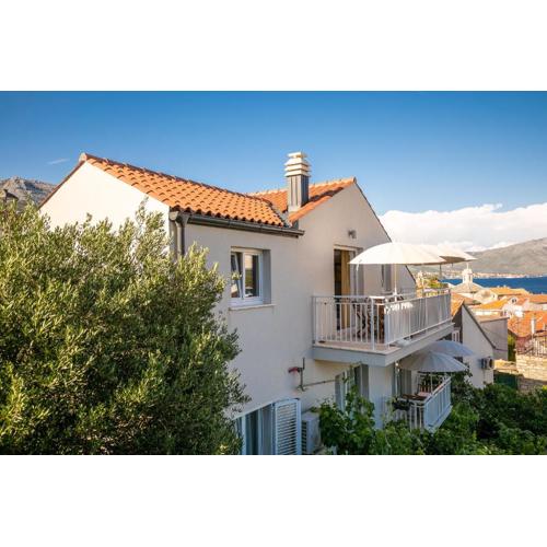 Apartments Karisima