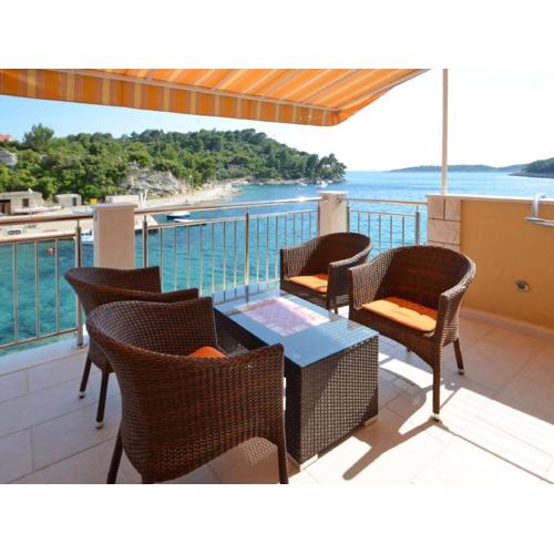 Apartments Kor ula - Two Bedroom Apartment with Terrace and Sea View Coral