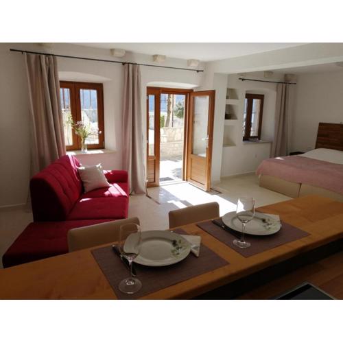 Apartments Kuća Nebeska