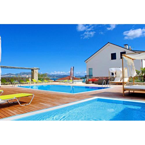 Apartments Kula
