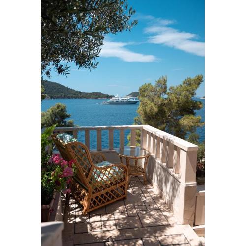 Apartments Lastovo Silić