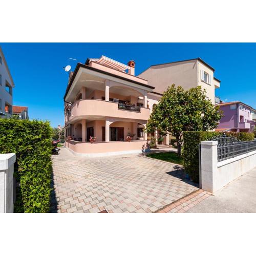 Apartments LEA