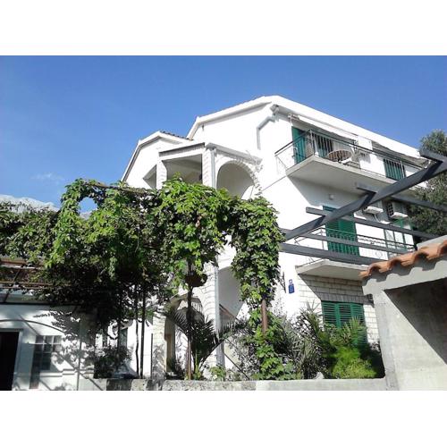 Apartments Lena Makarska