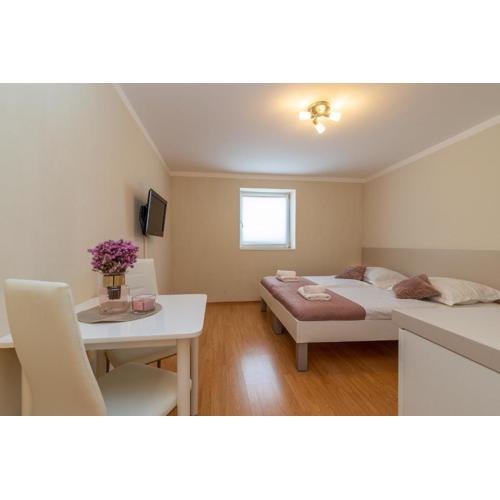 Apartments Leonarda