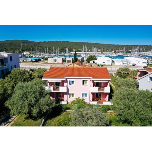 Apartments Lisica 2