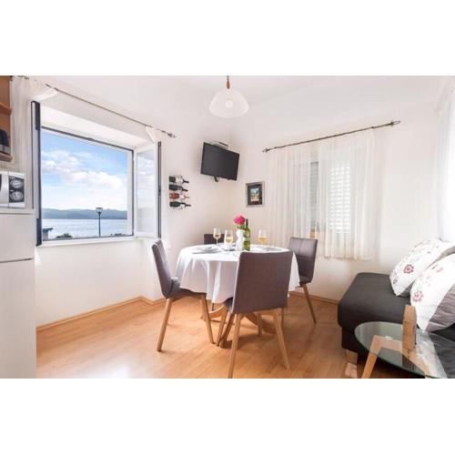 Apartments Lotea - Two-Bedroom Apartment with Terrace and Sea View