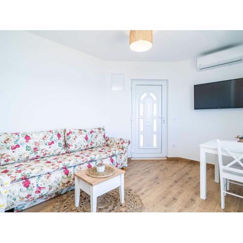 Apartments Lovro - One bedroom apartment with Balcony and Sea View 3