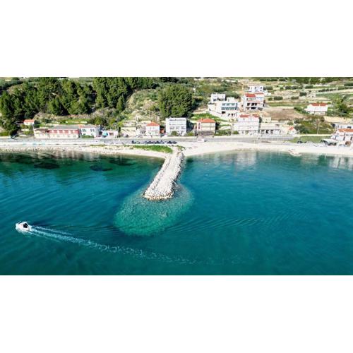 Apartments Lux Mare spectacular sea view, only a 10 meters from the beach