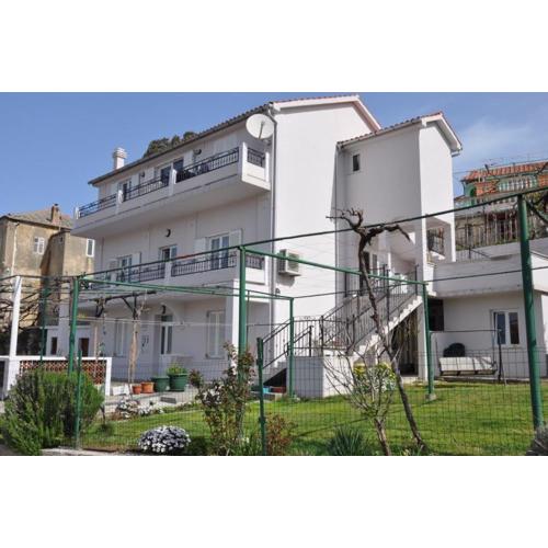Apartments Maja Lopar
