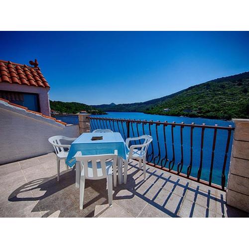 Apartments Malo Lago - One-Bedroom Apartment with Two Balconies and Sea View - Attic Apartment 2