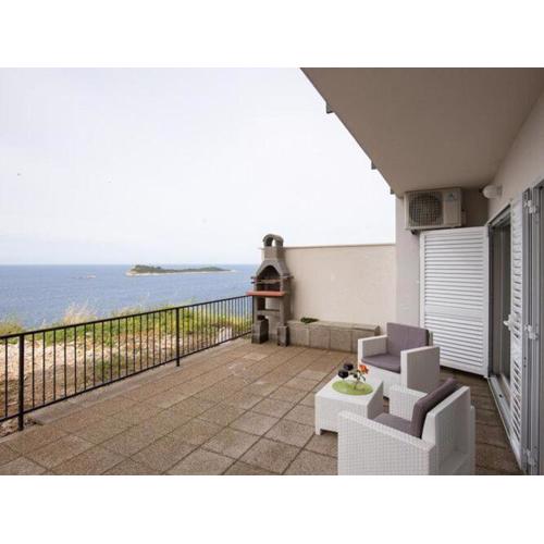 Apartments Manuela - Comfort One-Bedroom Apartment with Terrace and Sea View