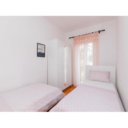 Apartments Marti - Four Bedroom Apartment with Terrace and Sea View - ST
