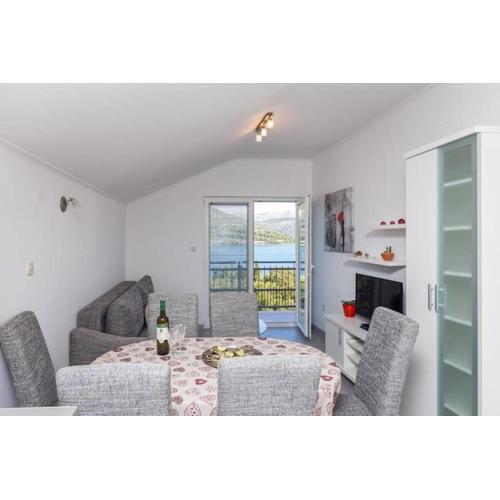 Apartments Memuni - One Bedroom Apartment with Balcony and Sea View CRVENI