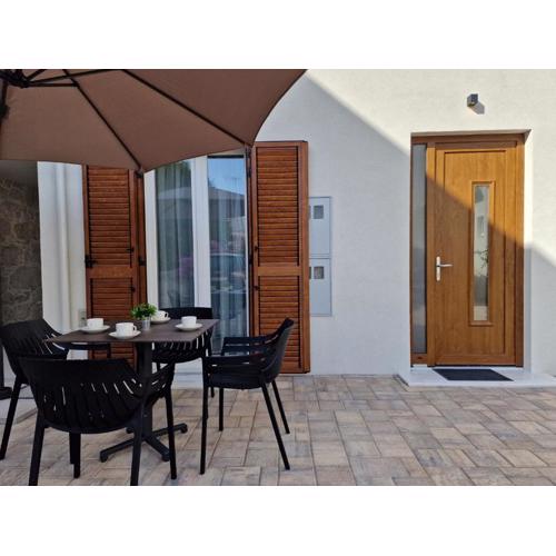 Apartments Miamare