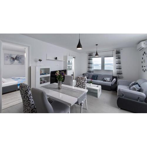 Apartments Mikas
