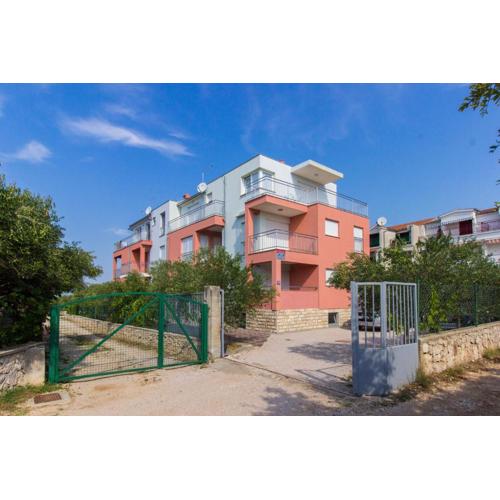 Apartments Miki & Roza