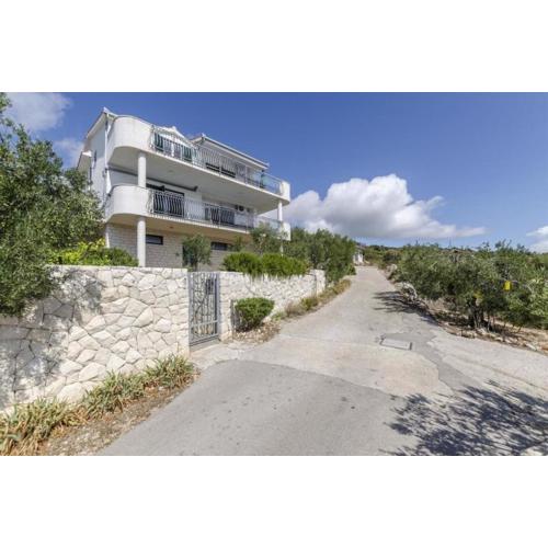 Apartments Mil