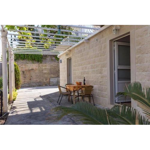 Apartments Milanovi - Superior Studio Apartment with Terrace and Garden View