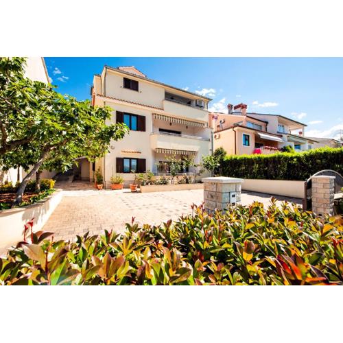Apartments Milar