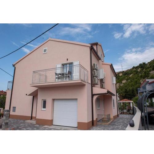 Apartments Mir