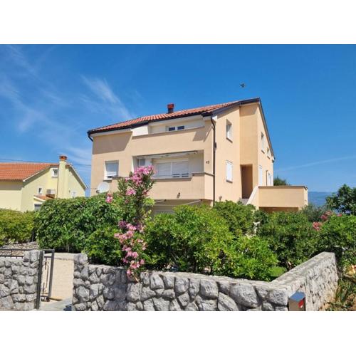Apartments Miro Omišalj
