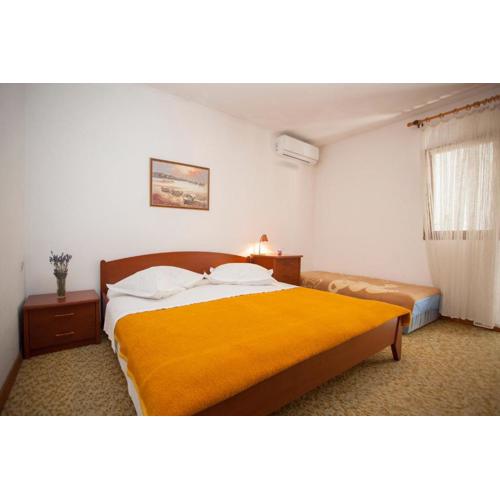Apartments Mrnjica