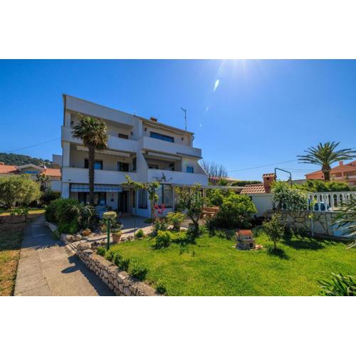 Apartments Near the sea Barbat