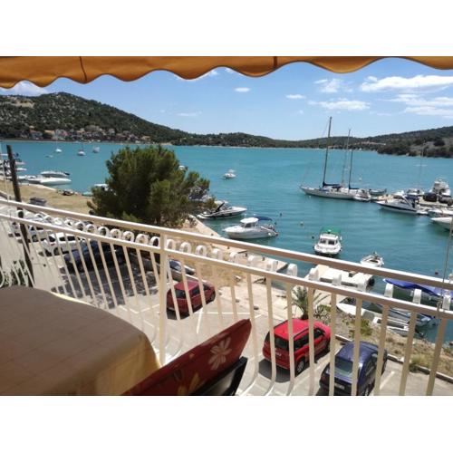 Apartments Nera Tisno