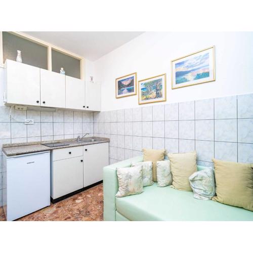 Apartments Nikolina LU - One-Bedroom Apartment with terrace
