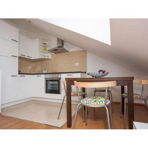 Apartments Nina - One-Bedroom Apartment Ora ac