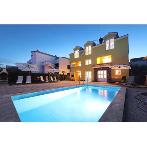 Apartments Oliva