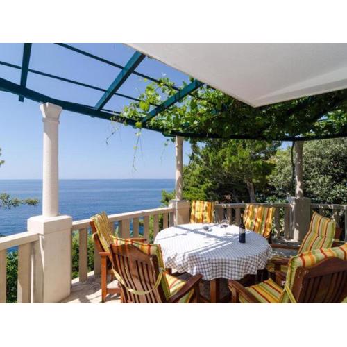 Apartments Plavac Mali- Three Bedroom Apartment with Terrace and Sea View
