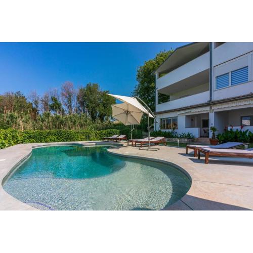 Apartments Pool