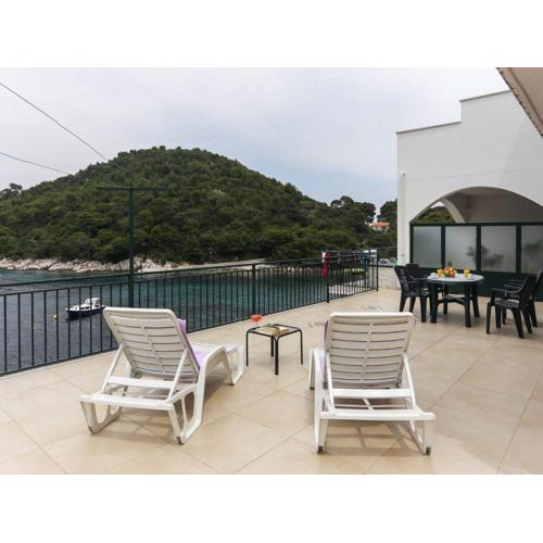 Apartments Posta - One-Bedroom Apartment with Terrace and Sea View 4 Adults - Apartman 4