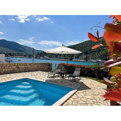 Apartments Pralas