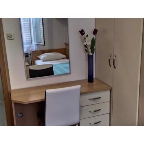 Apartments Ro i - Superior Two Bedroom Apartment with Balcony and Sea View