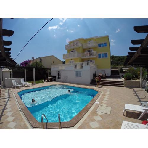 Apartments Romana