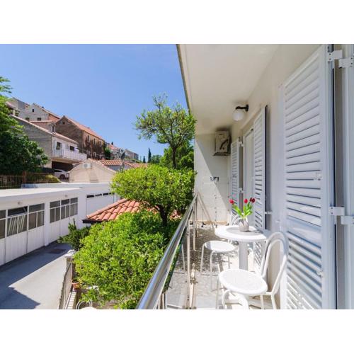 Apartments & Rooms Bari i -Standard One Bedroom Apartment with Balcony and Garden View APT-3